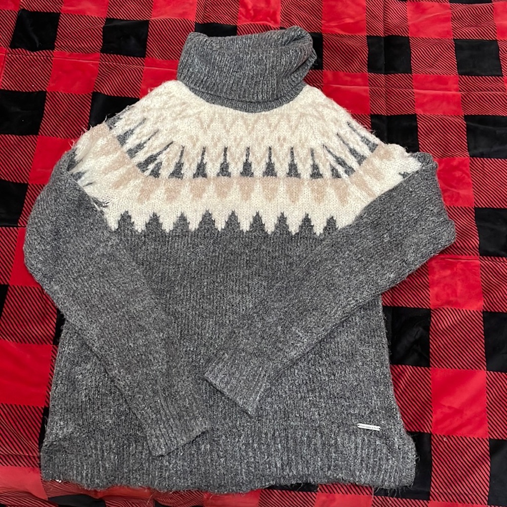 Very warm sweater like new